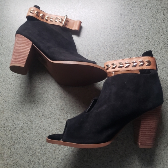 Avon Mark Black Suede Studded Open Toe Ankle Boots- Sz 9 - Picture 2 of 15